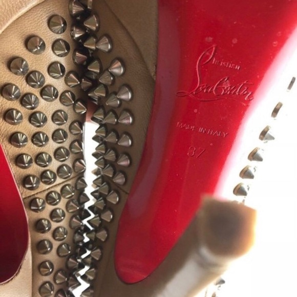 ❌SOLD❌ Christian Louboutin Bianca Spike heels - Picture 8 of 8